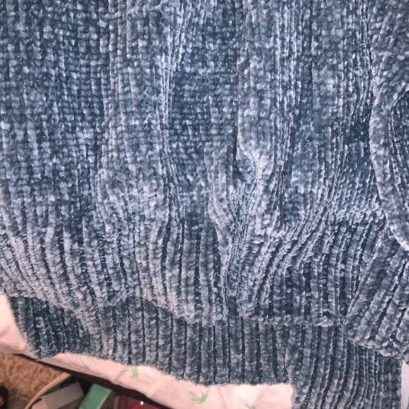 blue velvet sweater - Picture 3 of 6